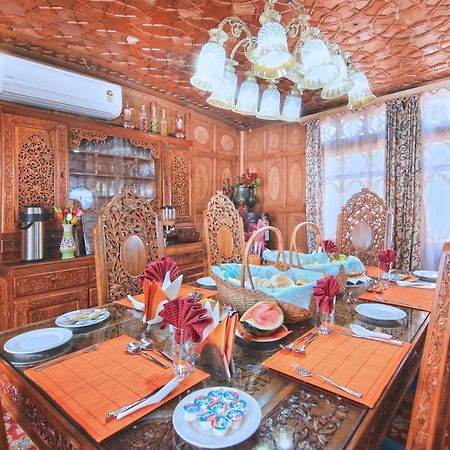 ホテル Kolu Group Of Houseboats Srīnagar エクステリア 写真