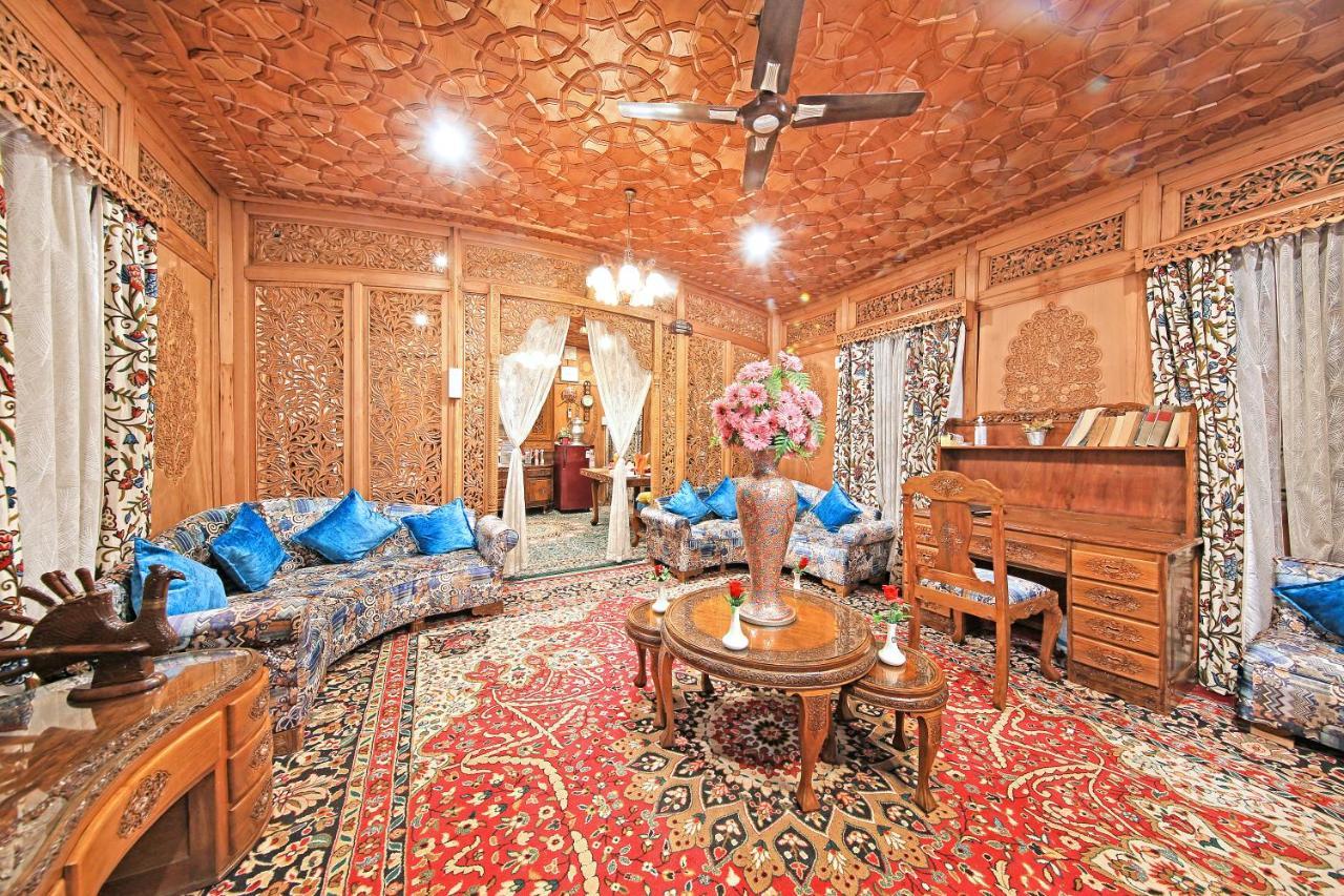 ホテル Kolu Group Of Houseboats Srīnagar エクステリア 写真
