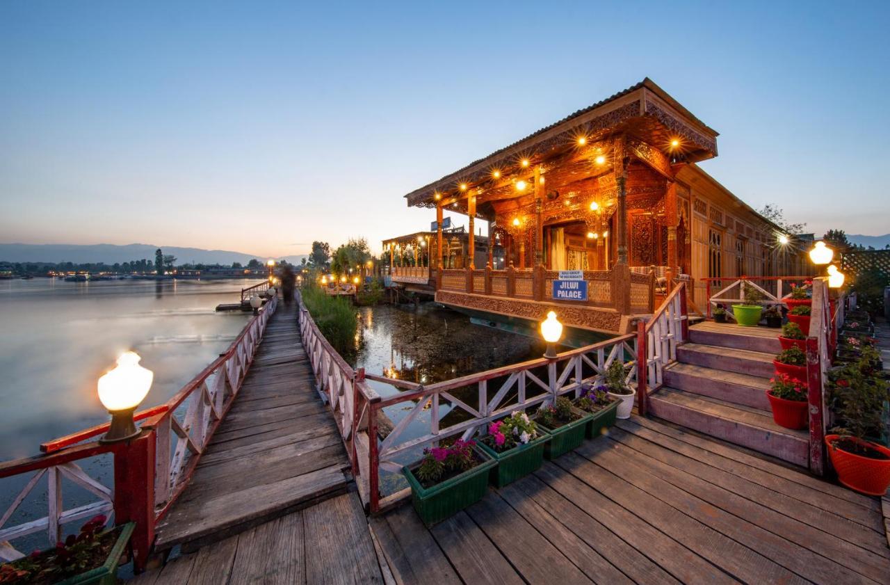 ホテル Kolu Group Of Houseboats Srīnagar エクステリア 写真