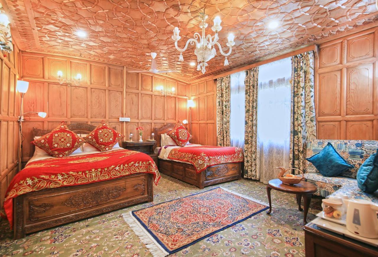 ホテル Kolu Group Of Houseboats Srīnagar エクステリア 写真